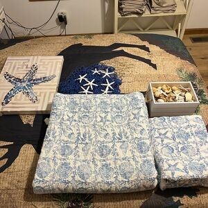 EUC GIRLS FULL SIZE BEDROOM COMPLETE SET WONT SEPARATE